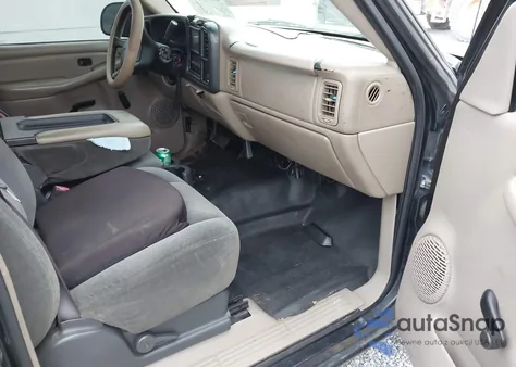 2002 Chevrolet Silverado 1500 z USA, uszkodzony, nr VIN 1GCEC14W72Z198852